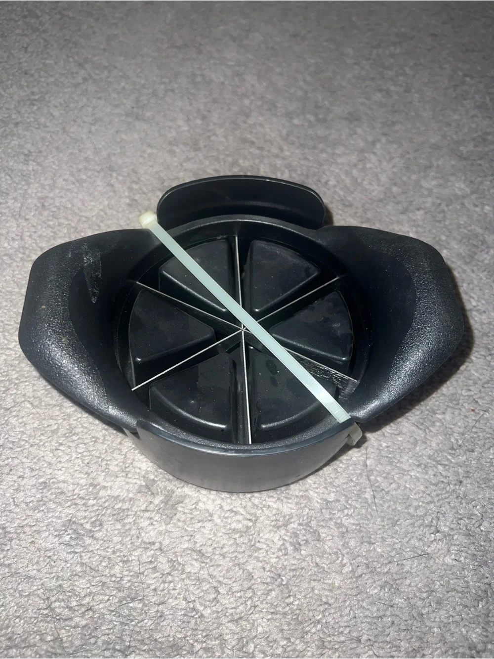 black The Pampered Chef Veggie Wedger fruit and vegetable cutter